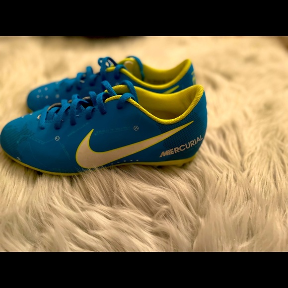 Soccer Cleats - Picture 2 of 2